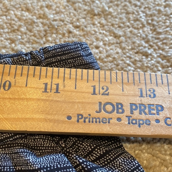 Lululemon Shorts Womens 2 Gray On The Fly MR Drawstring Waist Striped Workout - Picture 7 of 9